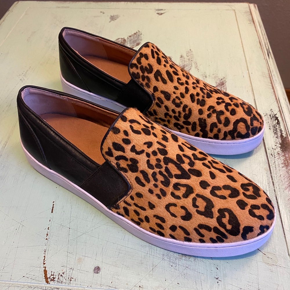Size 12 Vionic Demetra Slip on Sneaker Tan Leopard